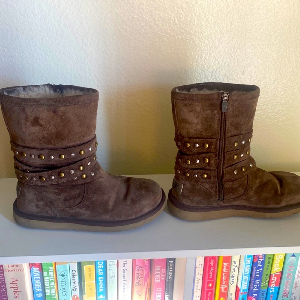 UGG Clovis brown boots size 8